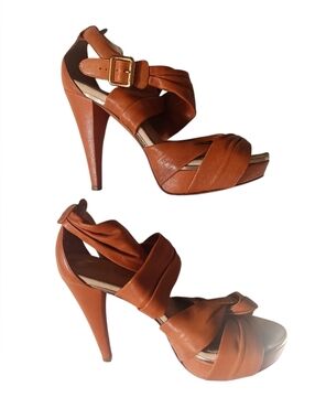 Pour La Victoire Leather Strappy Heels Sandals Light Orange Size 9